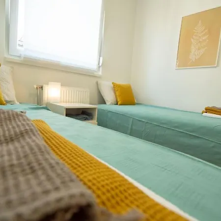 White Fields-central 2-bdrm With Parking Apartamento Novi Sad